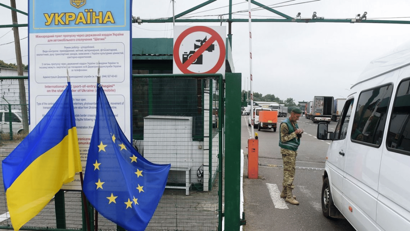 Страйки перевізників на кордоні з Польщею — хто не зможе виїхати з України