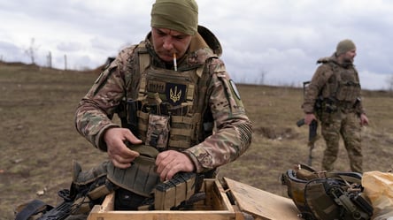 Минобороны Великобритании бесплатно выдавало сигареты украинским военным —The Telegraph - 285x160