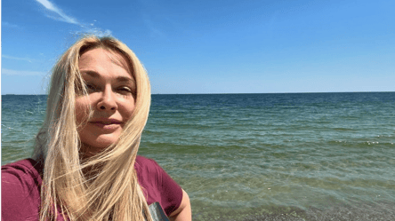 Ольга Сумская показала прогулку по пляжу с мужем - 285x160