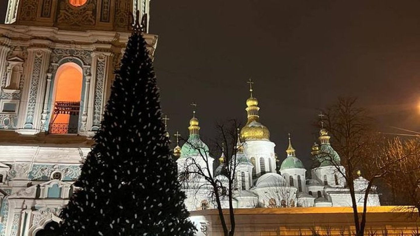 С трезубцем на вершине — Кличко показал главную новогоднюю елку Киева