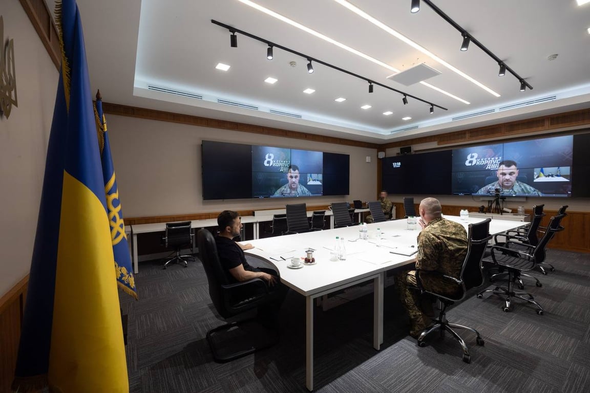 Зеленський провів нараду з командирами корпусів: обговорили фронт і зброю - фото 2