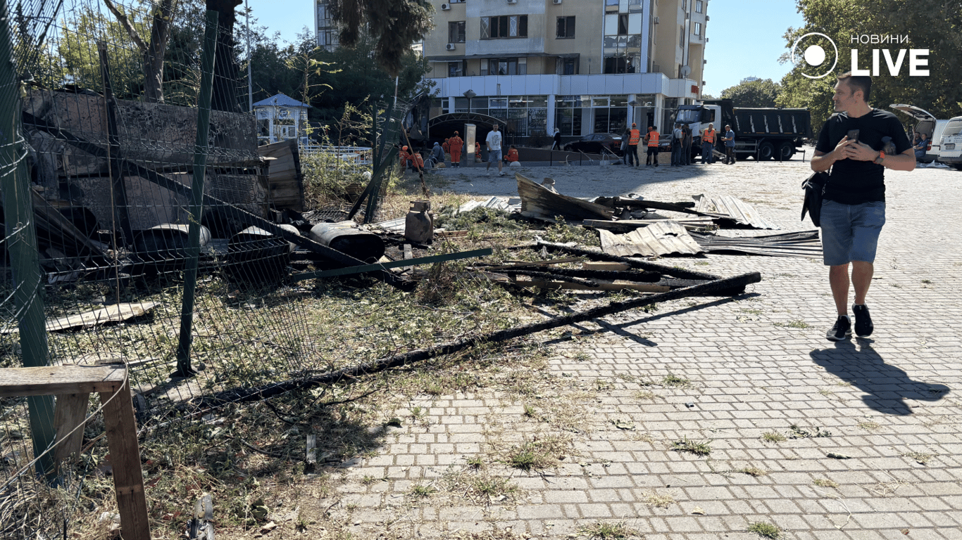 Одеса після нічної атаки — фоторепортаж наслідків атаки на місто - фото 7