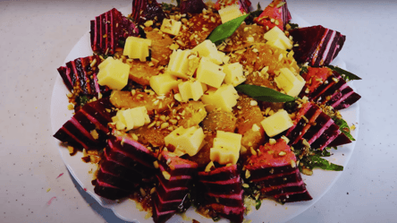 Салат со свеклой и творогом — очень необычное и яркое блюдо - 285x160