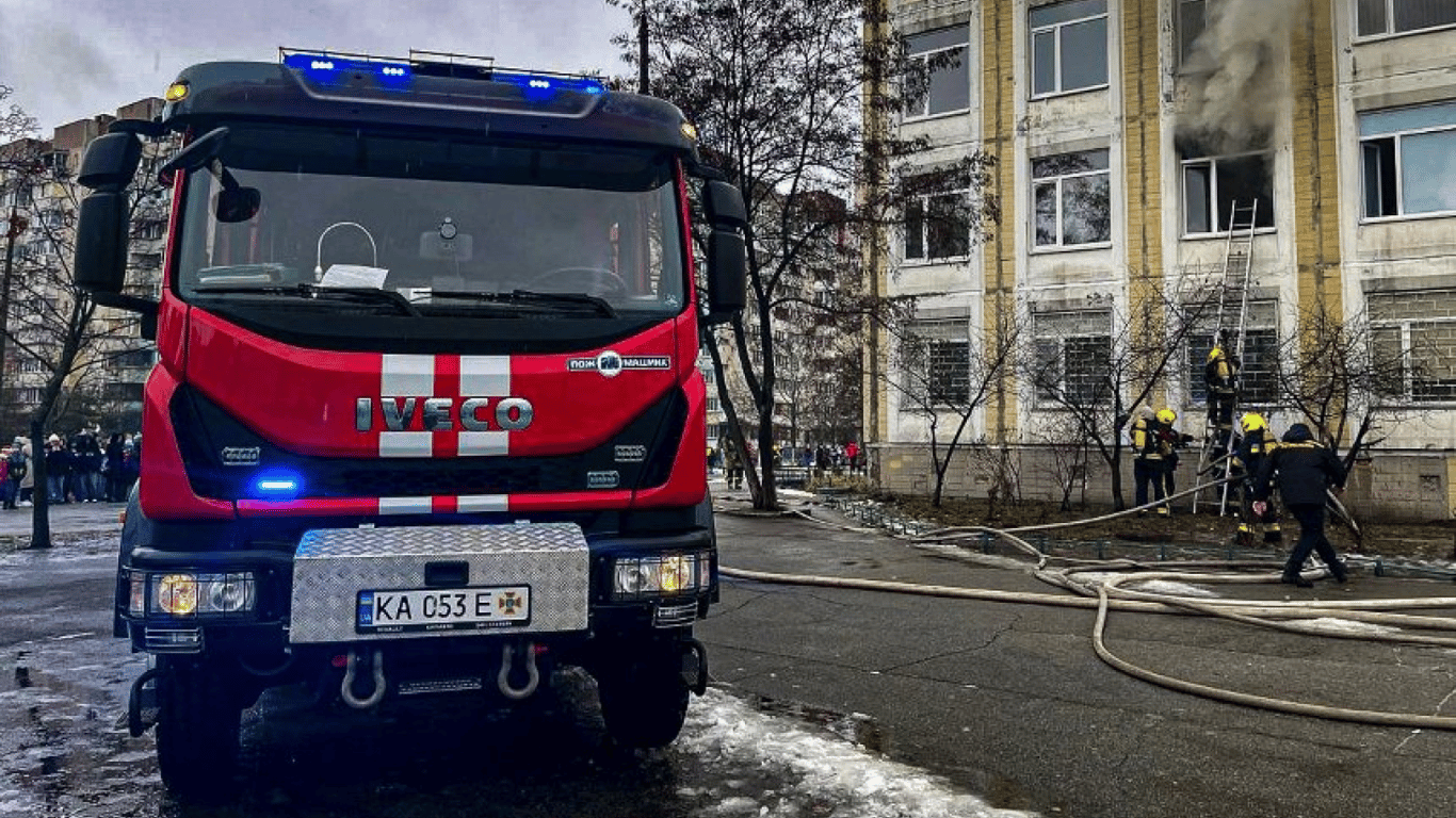 В Киеве произошел пожар в школе — что известно