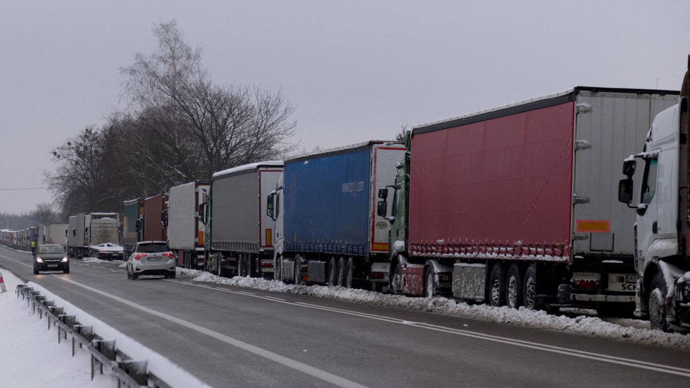 У ДПСУ назвали кількість вантажівок у чергах на польському кордоні