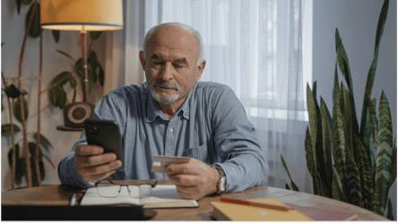 Пенсии некоторых украинцев возвращают в ПФУ — как получить деньги - 285x160