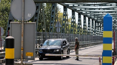 Черги на виїзд з України зросли: які КПП завантажені 16 вересня - 290x166