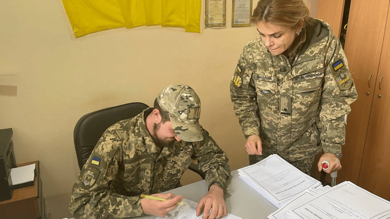 Мати може обрати одного з синів для догляду і відстрочки: як оформити