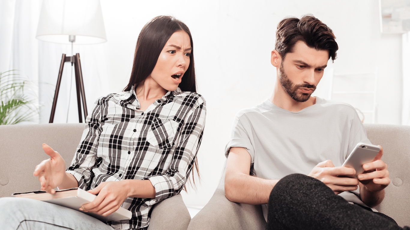 Що вказує на невірність партнера