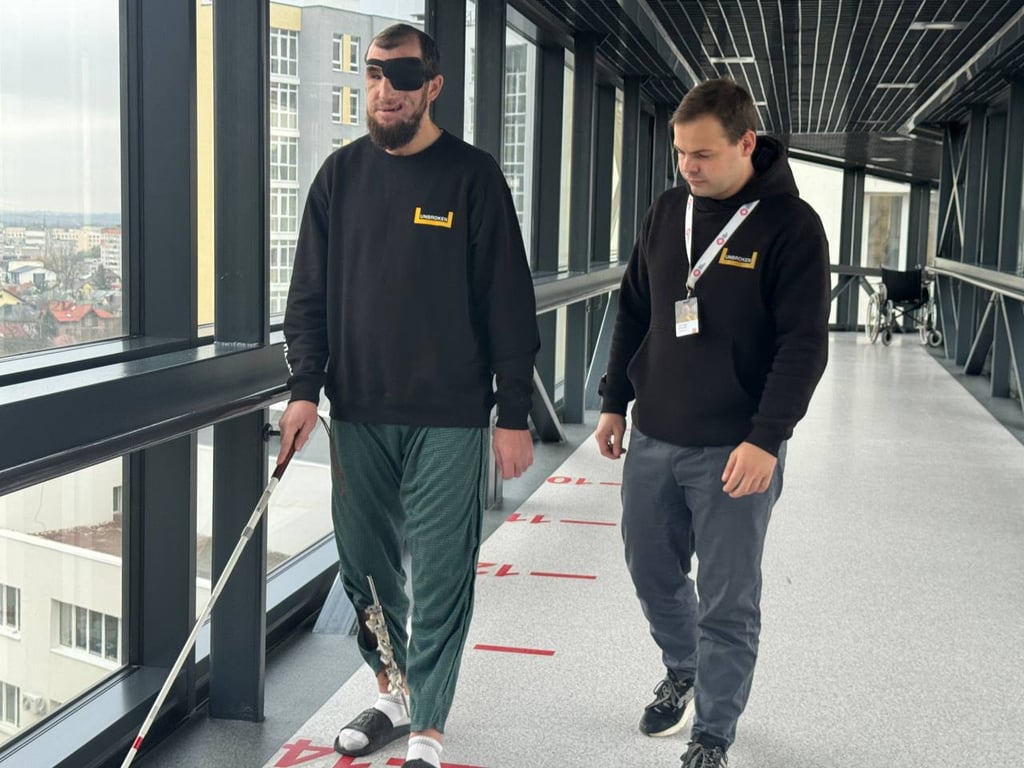 Війна забрала очі — історія захисника, який знову вчиться ходити - фото 2