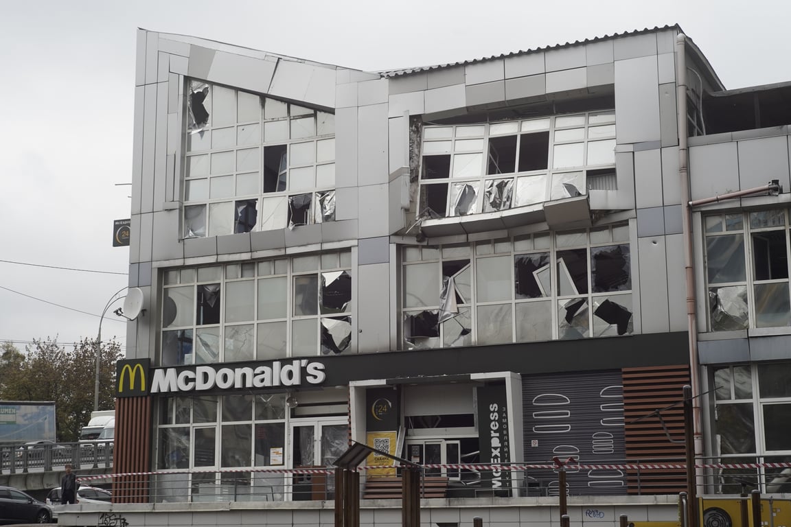 McDonald's на Шулявці після нічної російської атаки
