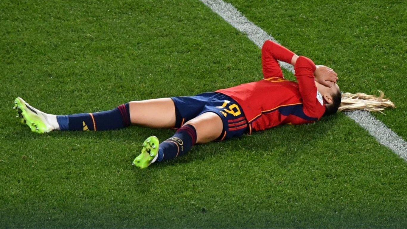 Испанская футболистка сразу после победы на чемпионате мира узнала о смерти отца