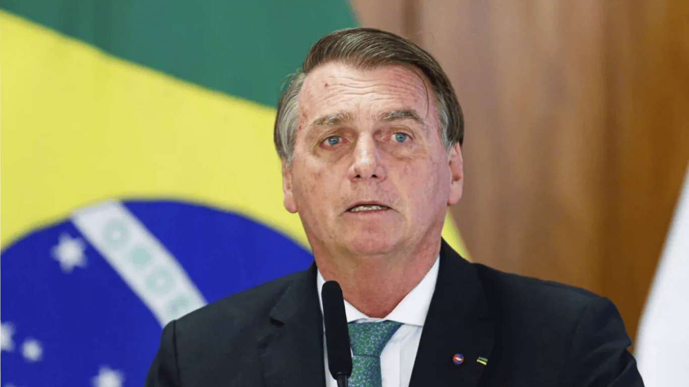 Бывший президент Бразилии Жаир Болсонару попал в больницу