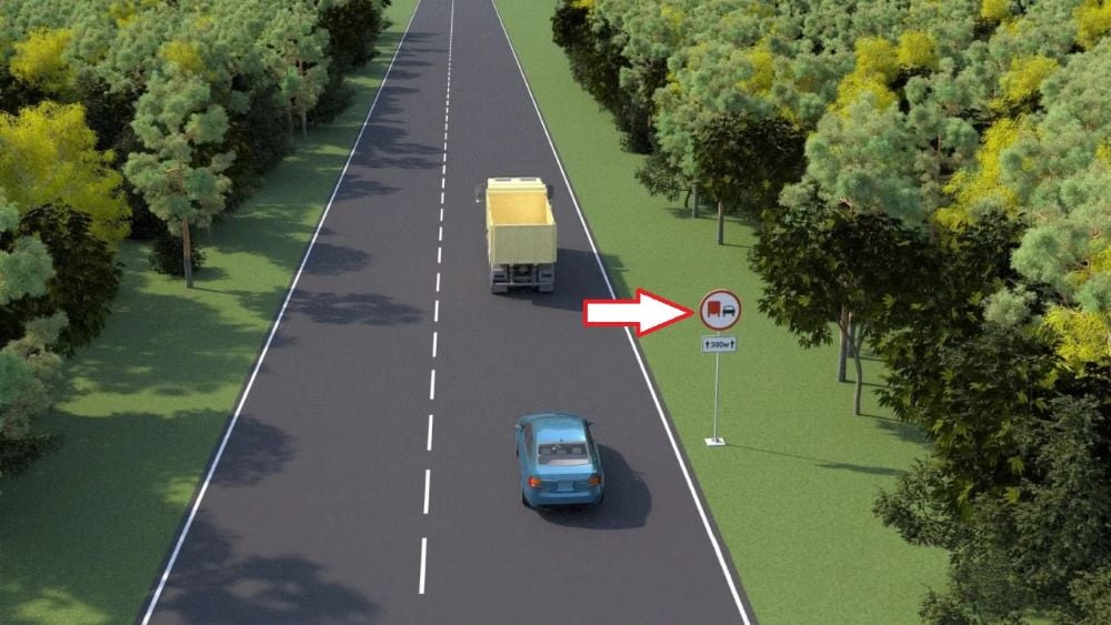 Тестування з ПДР — чи дозволений обгін вантажного автомобіля - фото 2