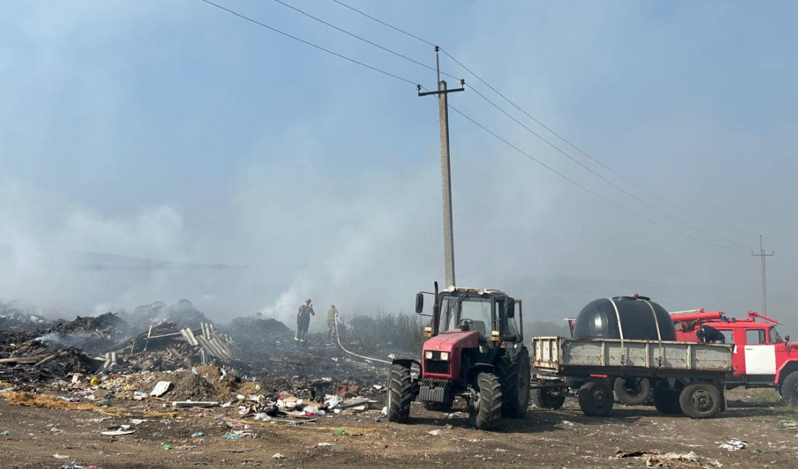 Пожежа на сміттєзвалищі у Балті