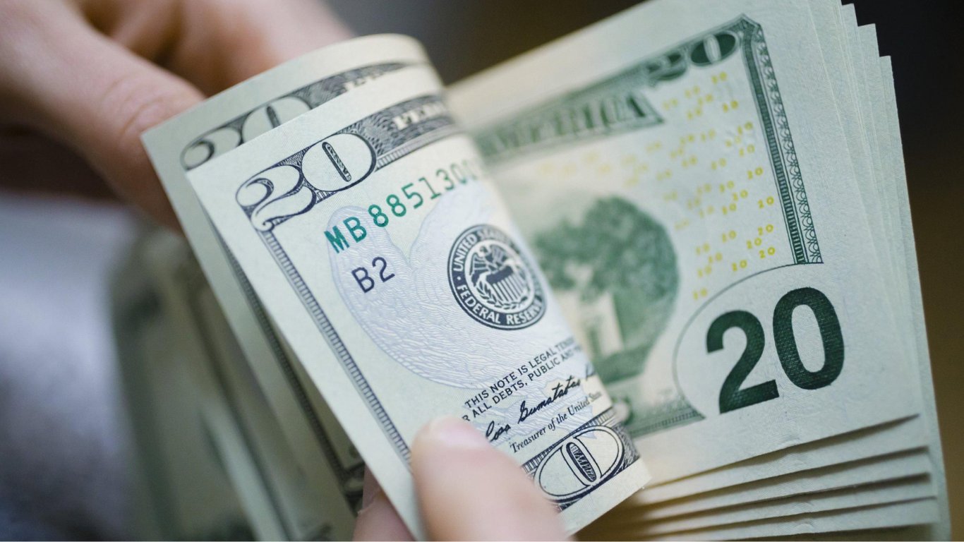 Доллар обновил минимум за последний год — данные НБУ
