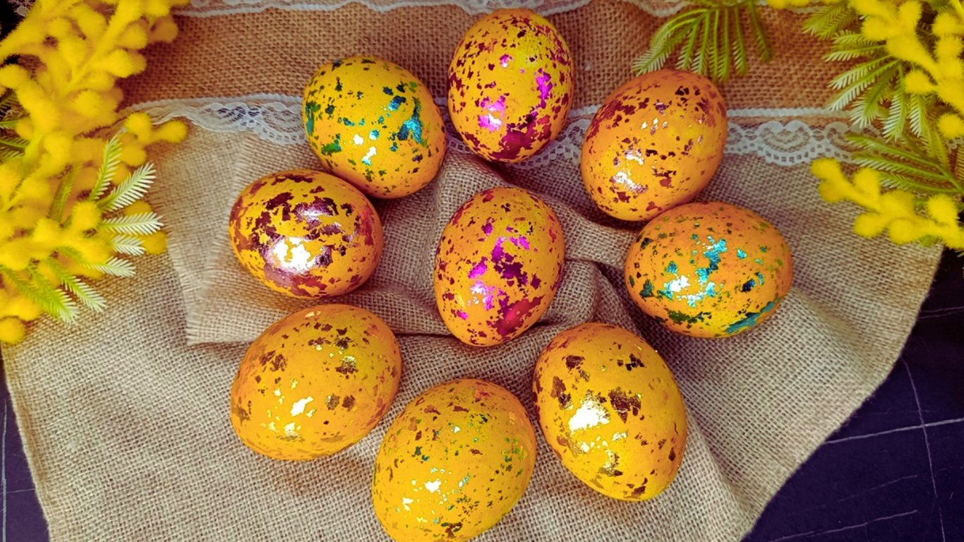 Крашанки на Пасху 2026, которые принесут удачу: понадобится 3 ст.л. куркумы