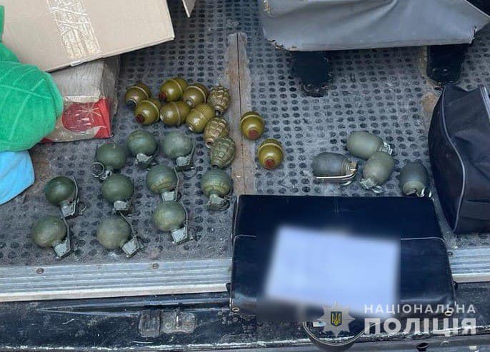 Вилучені боєприпаси. Фото: поліція Львівської області