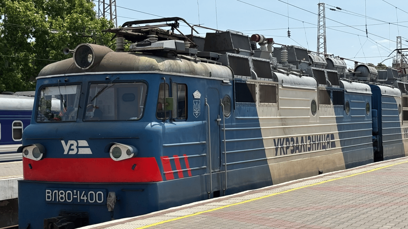 Потяги з Харкова затримуються до дев’яти годин: розклад