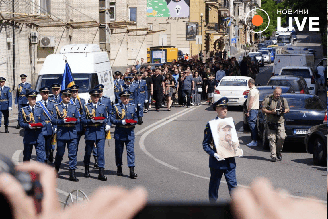 Прощання із Устименком — командування розповіло про шлях пілота - фото 1