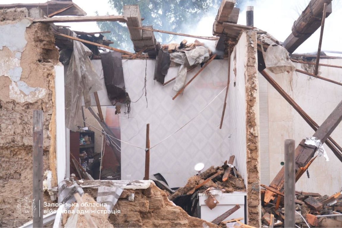 Росія вдарила дроном по приватному будинку в Запоріжжі