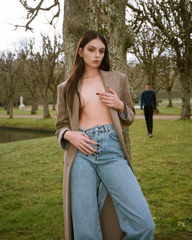Донька Моніки Белуччі знялась у спокусливій рекламі модного бренду - фото 3