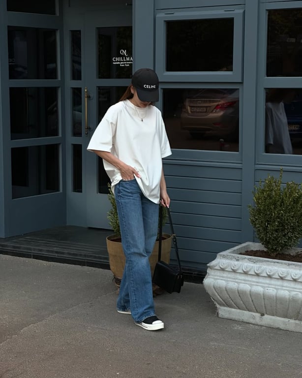 З чим носити білу футболку