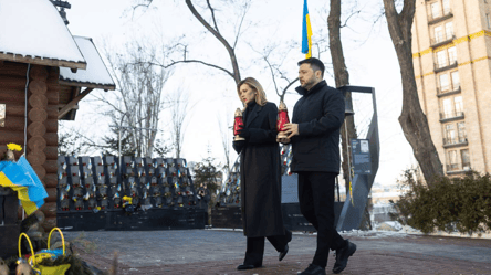Супруги Зеленские почтили память Героев Небесной Сотни - 290x160