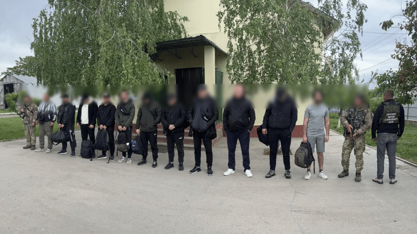 На Одещині прикордонники затримали "футбольну команду" ухилянтів — хотіли в Молдову