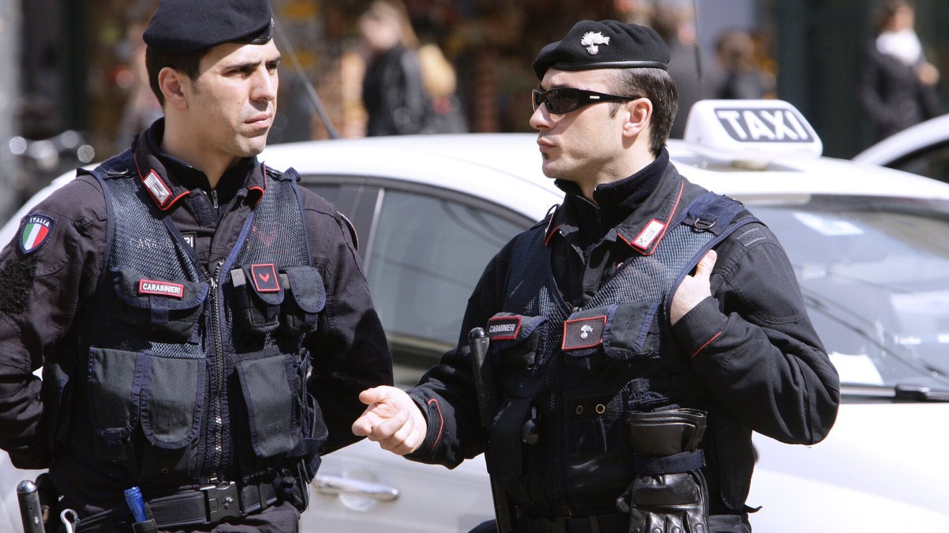 Полиция в Италии арестовала более 60 мафиози во время массовых рейдов