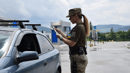 Щодня близько 100 українцям відмовляють у виїзді за кордон - 290x160