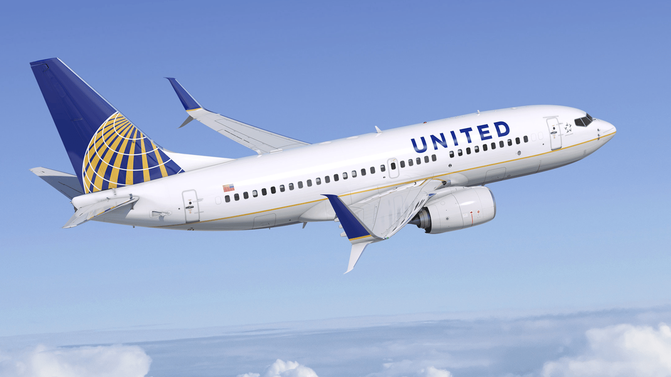 United Airlines устанавливает новые кресла, из которых можно будет сложить кровать