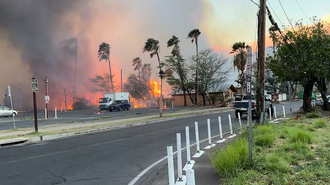 На Гавайях произошли стихийные лесные пожары: количество жертв увеличилось