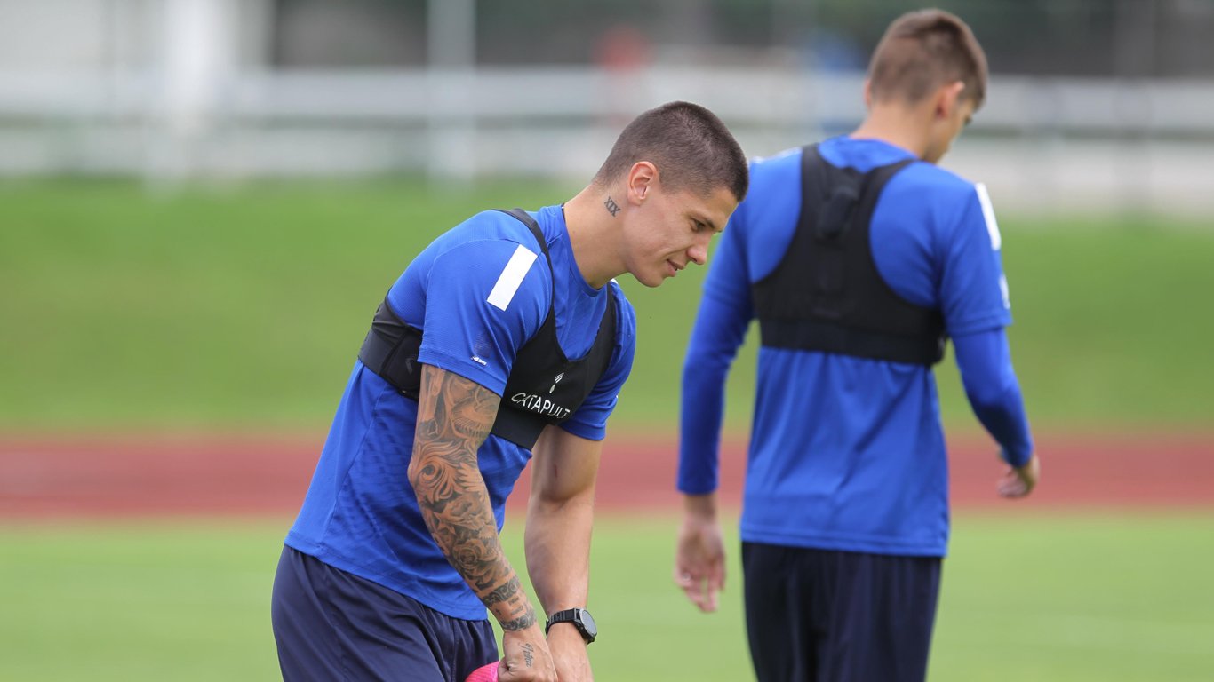 Денис Попов