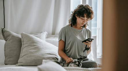 The polite way to stop texting a man — backed by psychology - 285x160