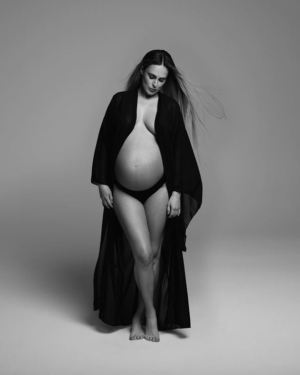 Дочка Брюса Вілліса показала вагітну фотосесію. Фото: instagram.com/rumerwillis/