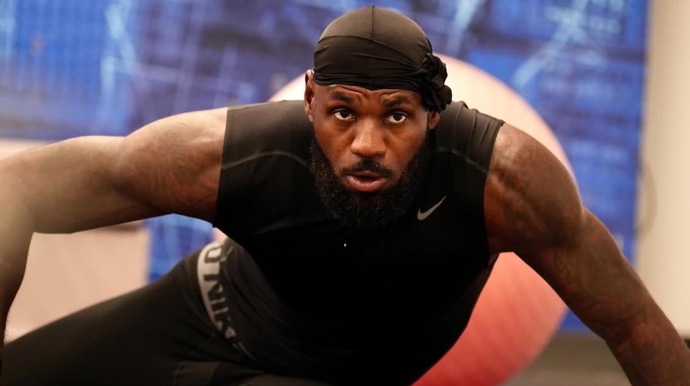 Леброн Джеймс