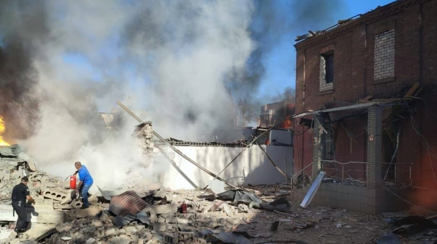 Обстрелянное предприятие в Кривом Роге