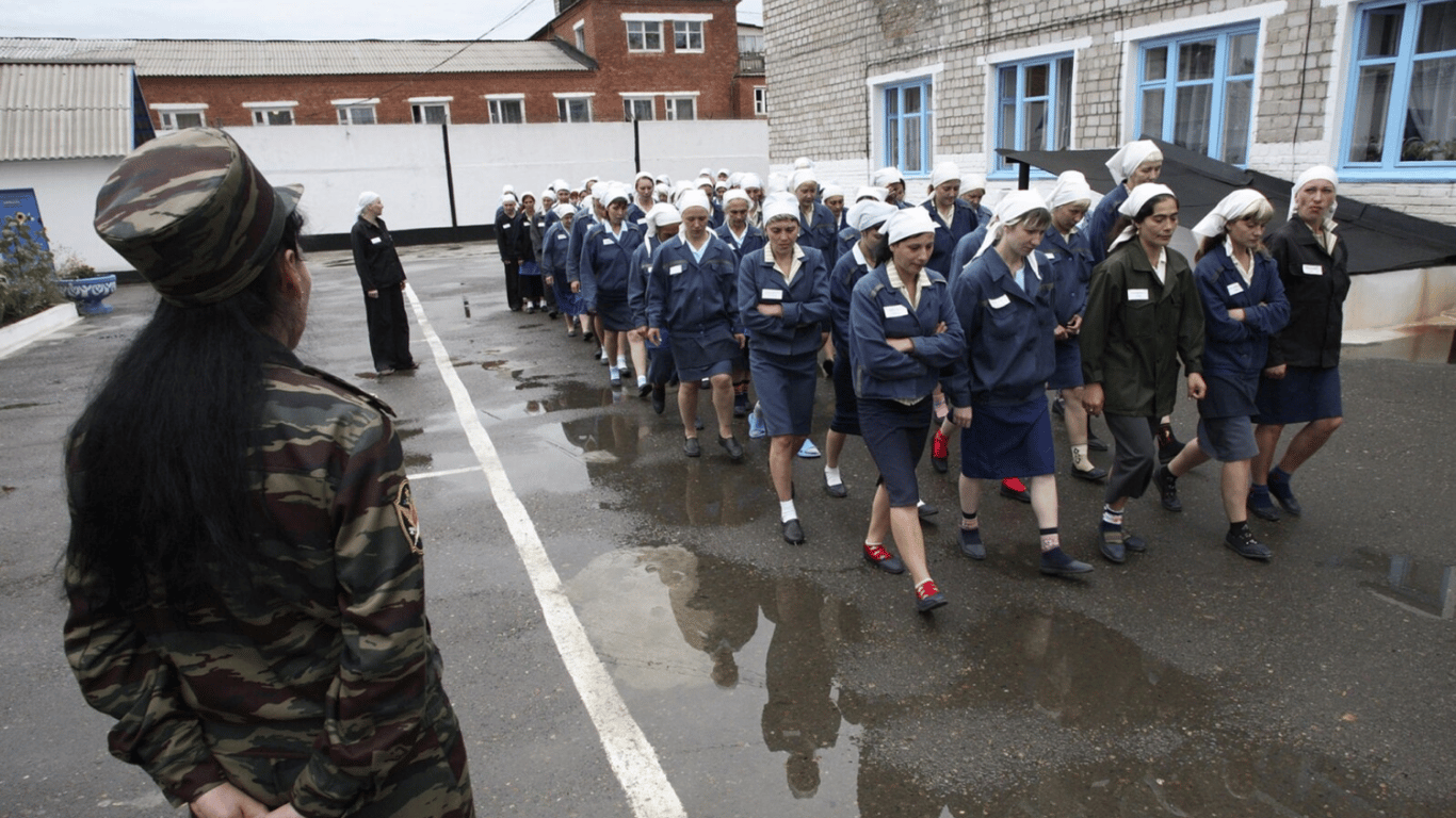 В России вербуют заключенных женщин на войну — какие должности предлагают