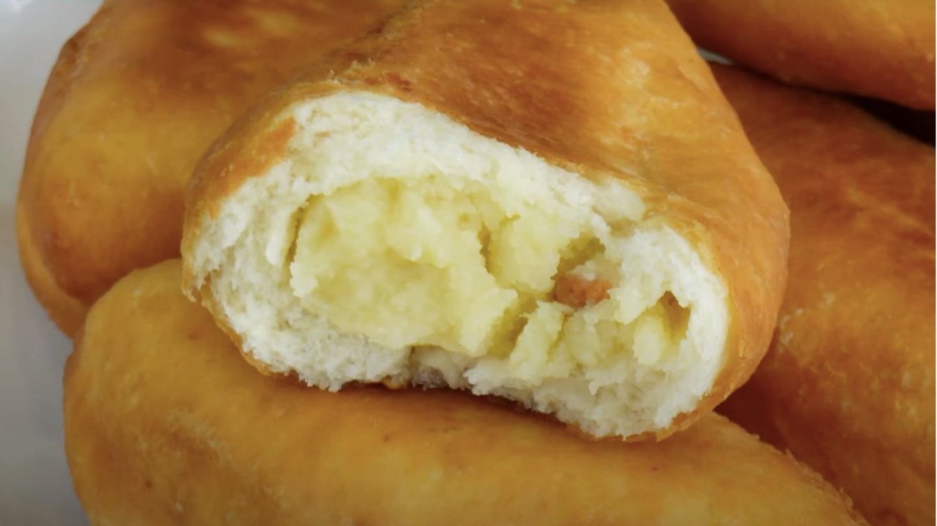 пиріжки з картоплею та дріжжами 