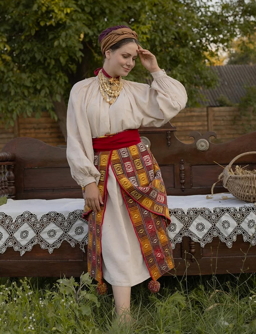 З чого складається національний одяг українців