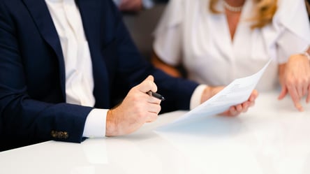 Спадщина в Україні — чи можна отримати після виїзду за кордон - 285x160