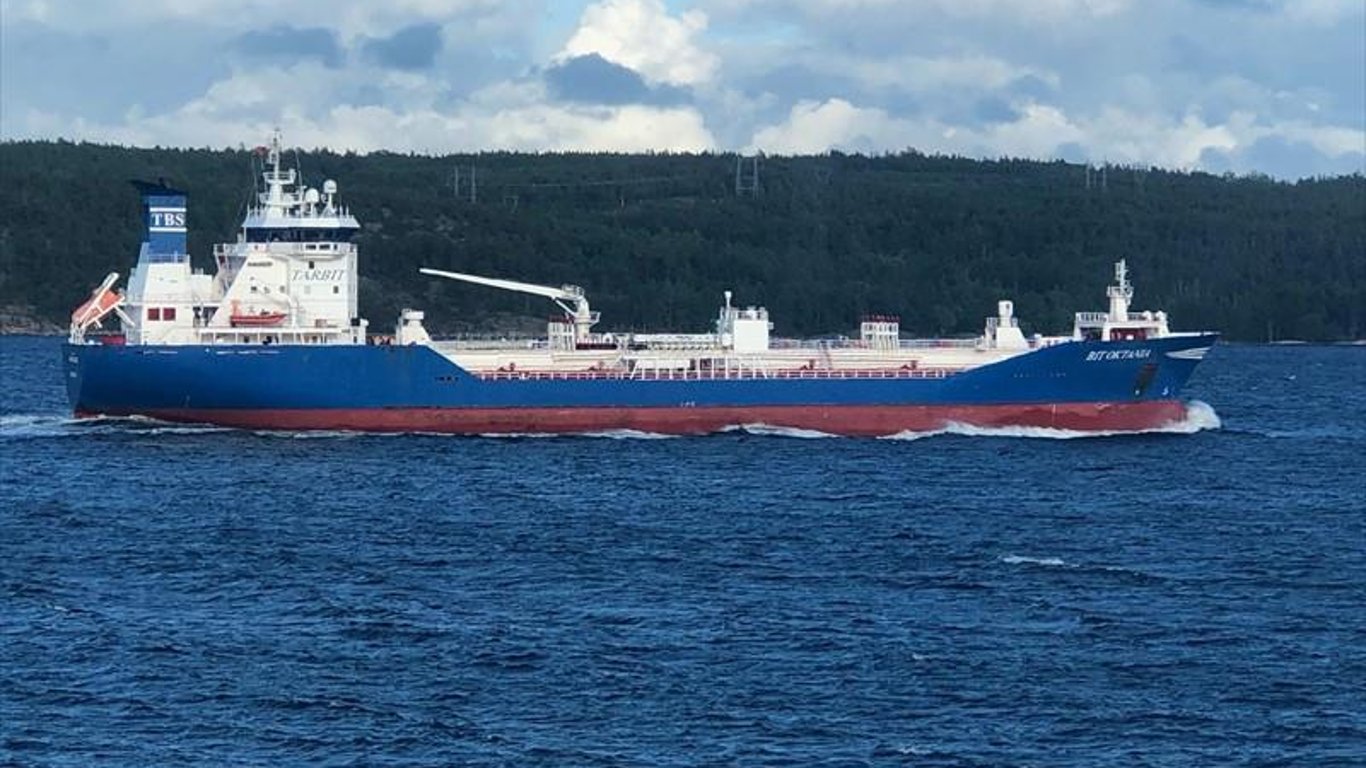 До портів Великої Одеси прямує хімічний танкер — що відомо про експорт