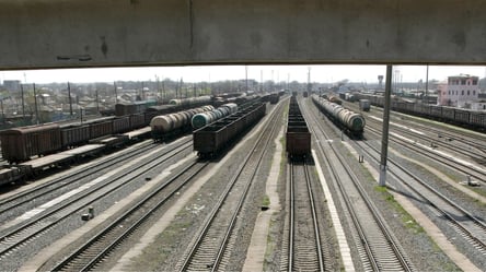 В Брянской области поезд с нефтепродуктами сошел с рельсов - 285x160