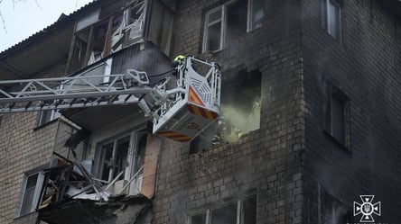 Ранковий обстріл Києва — будинки депутатки та військового зазнали пошкоджень - 285x160