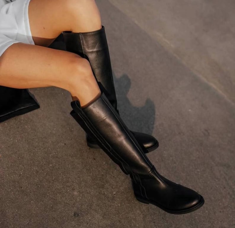 Жокейські моделі взуття легкі у стилізації