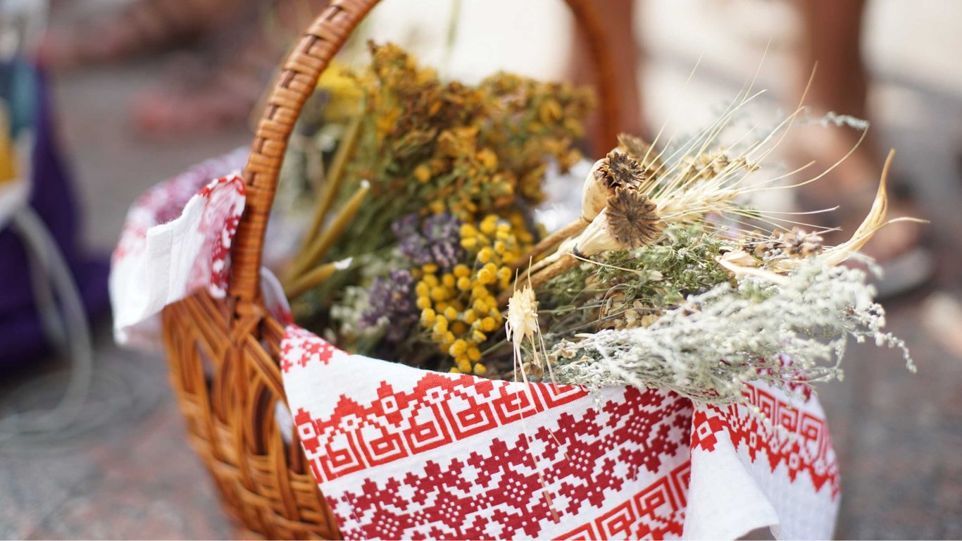 Як правильно зібрати маковійчик — правила та традиції