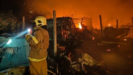 РФ атакувала "Шахедами" будинки в Миколаєві — наслідки обстрілу - 290x166