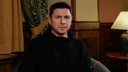 Подоляк объяснил, как вернуть украинцев из-за границы - 290x160