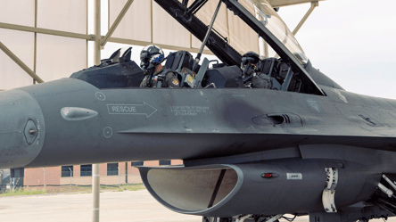 Як довго пілоти навчатимуться на винищувачах F-16: відповідь експерта - 285x160